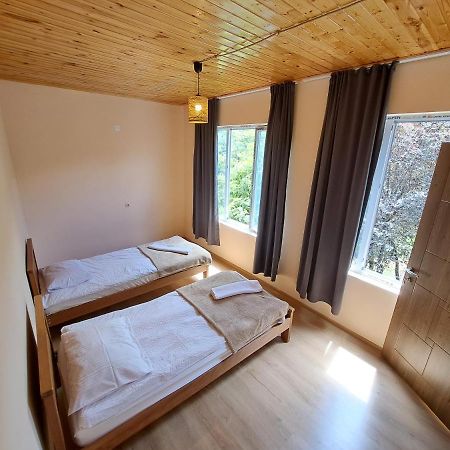 Guesthouse Caucasus Местия Экстерьер фото