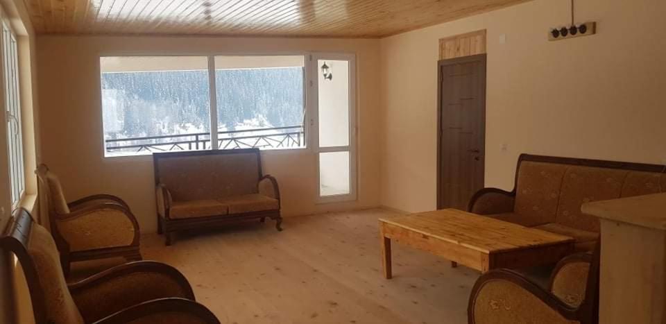 Guesthouse Caucasus Местия Экстерьер фото