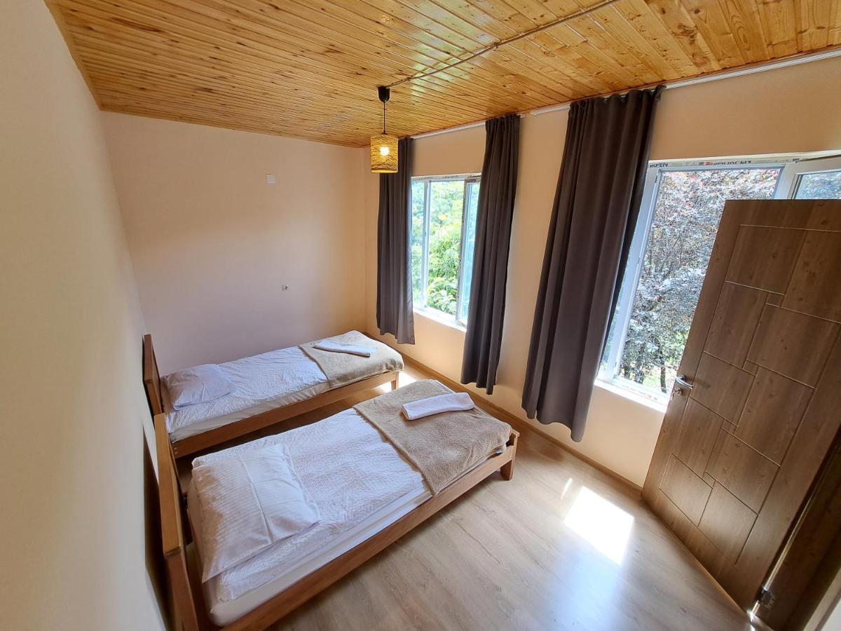 Guesthouse Caucasus Местия Экстерьер фото